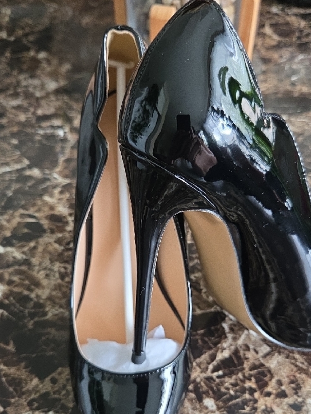 Black Patent Pointed-Toe High Heel Pumps - Picture 4 of 7
